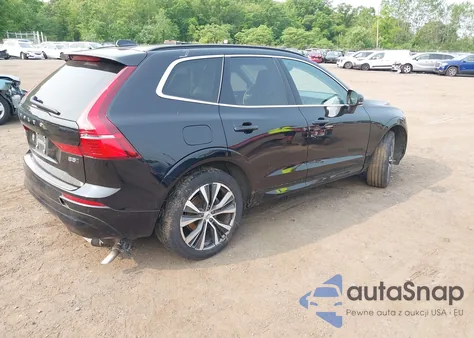 2022 Volvo Xc60 Momentum z USA, uszkodzony, nr VIN YV4L12RK4N1003248